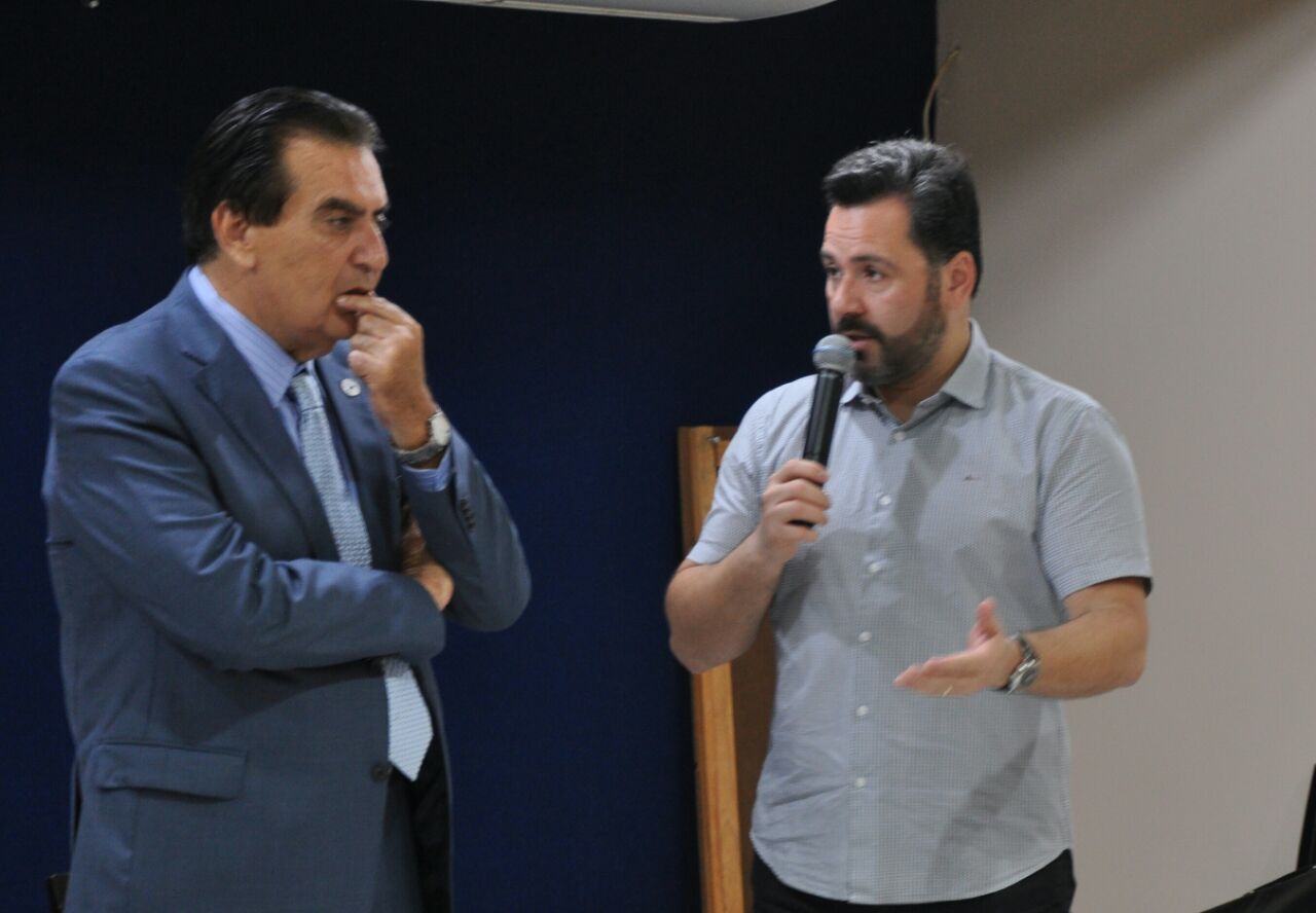 Alan Rick comemora garantia de vagas no Mais Médicos para brasileiros formados no exterior