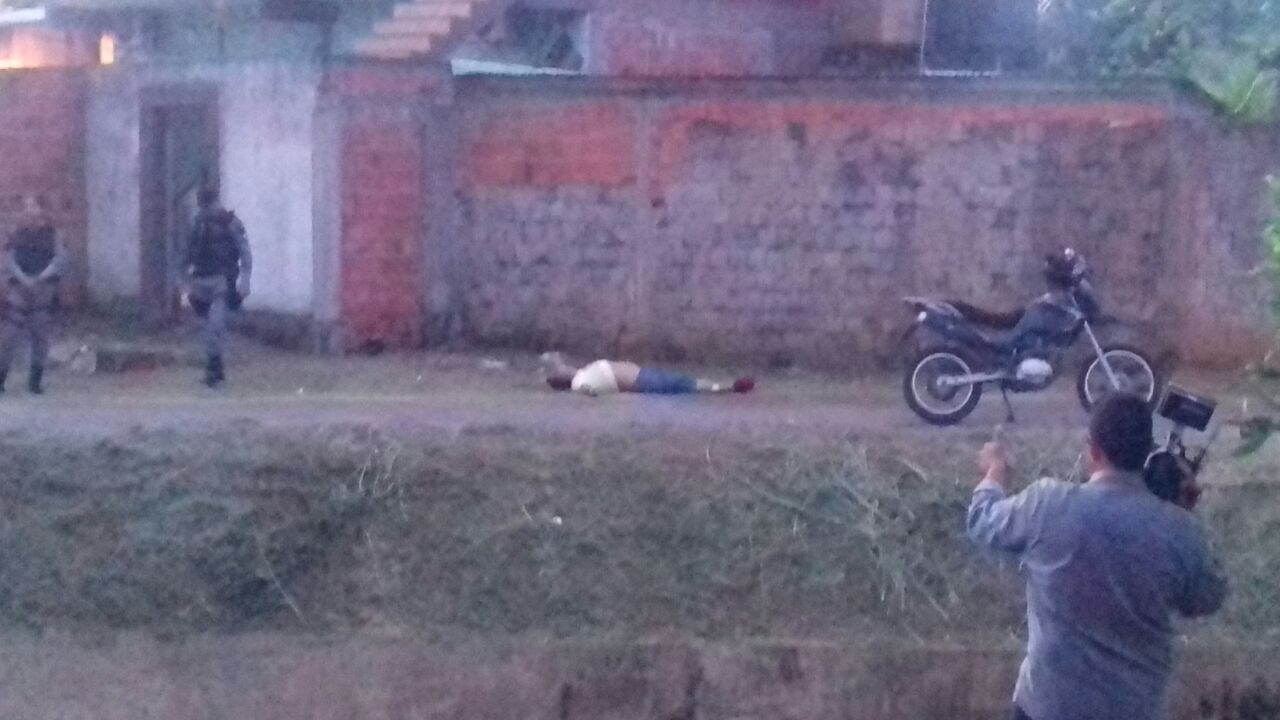 Homem é executado com dois tiros na tarde desta quarta no bairro João Eduardo