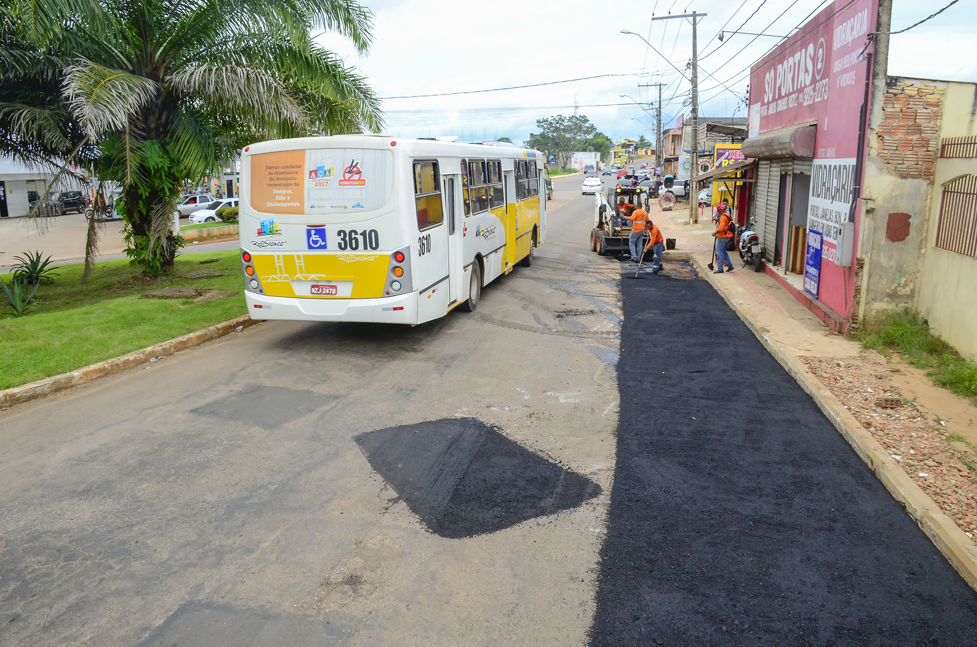 Emurb avança com operação tapa-buracos em corredores de ônibus e vias