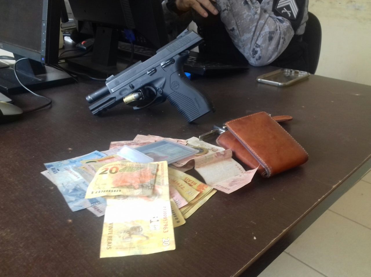 Polícia Militar evita homicídio e prende dois suspeitos no Cadeia Velha