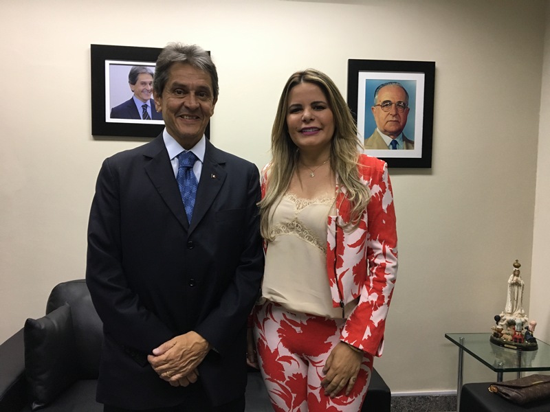 Charlene Lima assume direção do PTB no Acre e é a única mulher a presidir a sigla no Brasil
