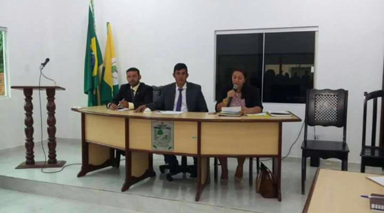 Discussão entre vereadores atrasa inclusão de emenda de Petecão para Senador Guiomard