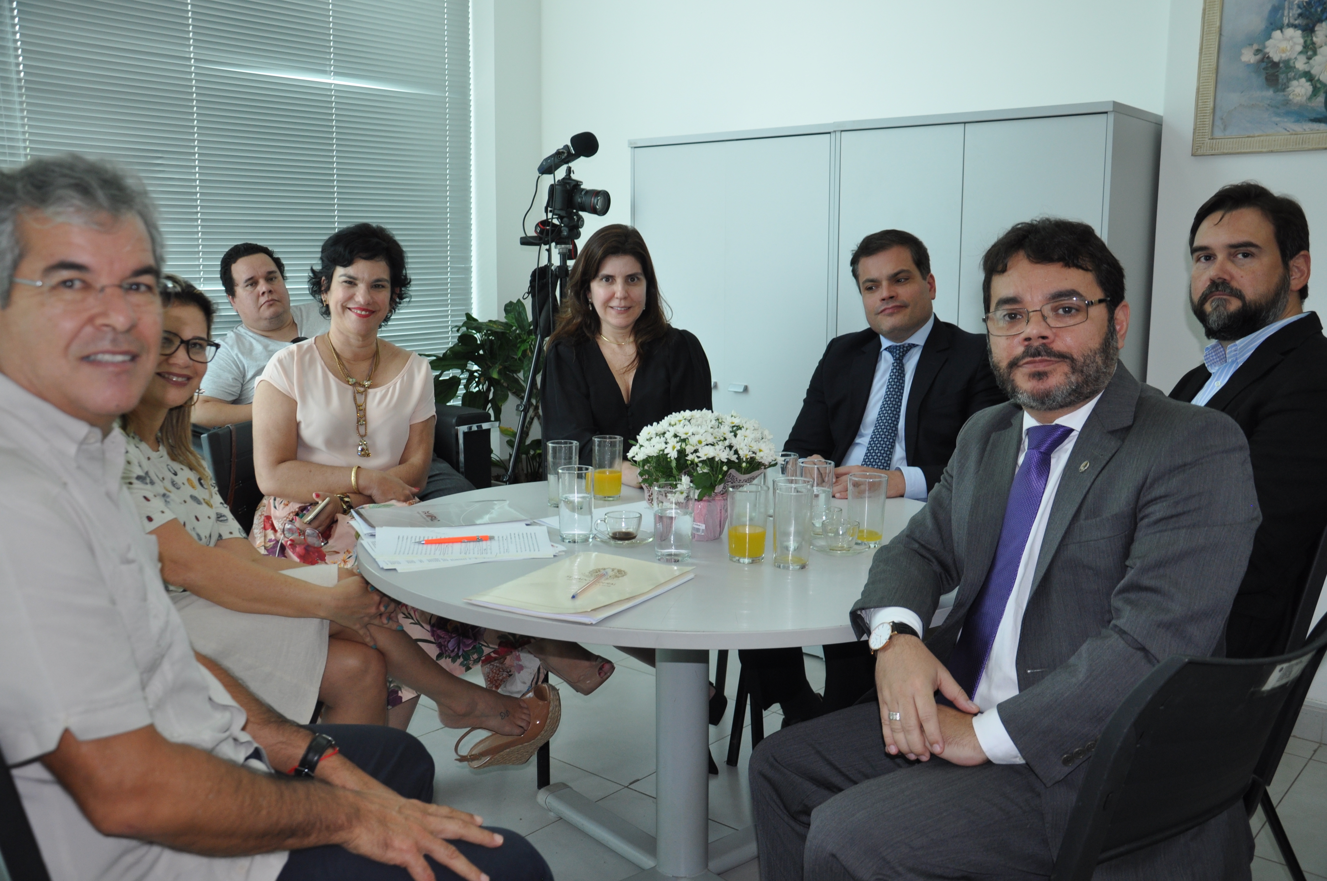 Jorge Viana visita o Centro de Atendimento às Vítimas de Violência Sexual e Doméstica do MPAC