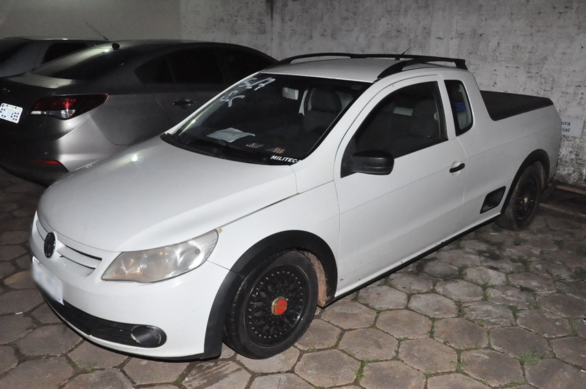 Três homens são presos acusados de furtar som automotivo dentro do pátio do Detran