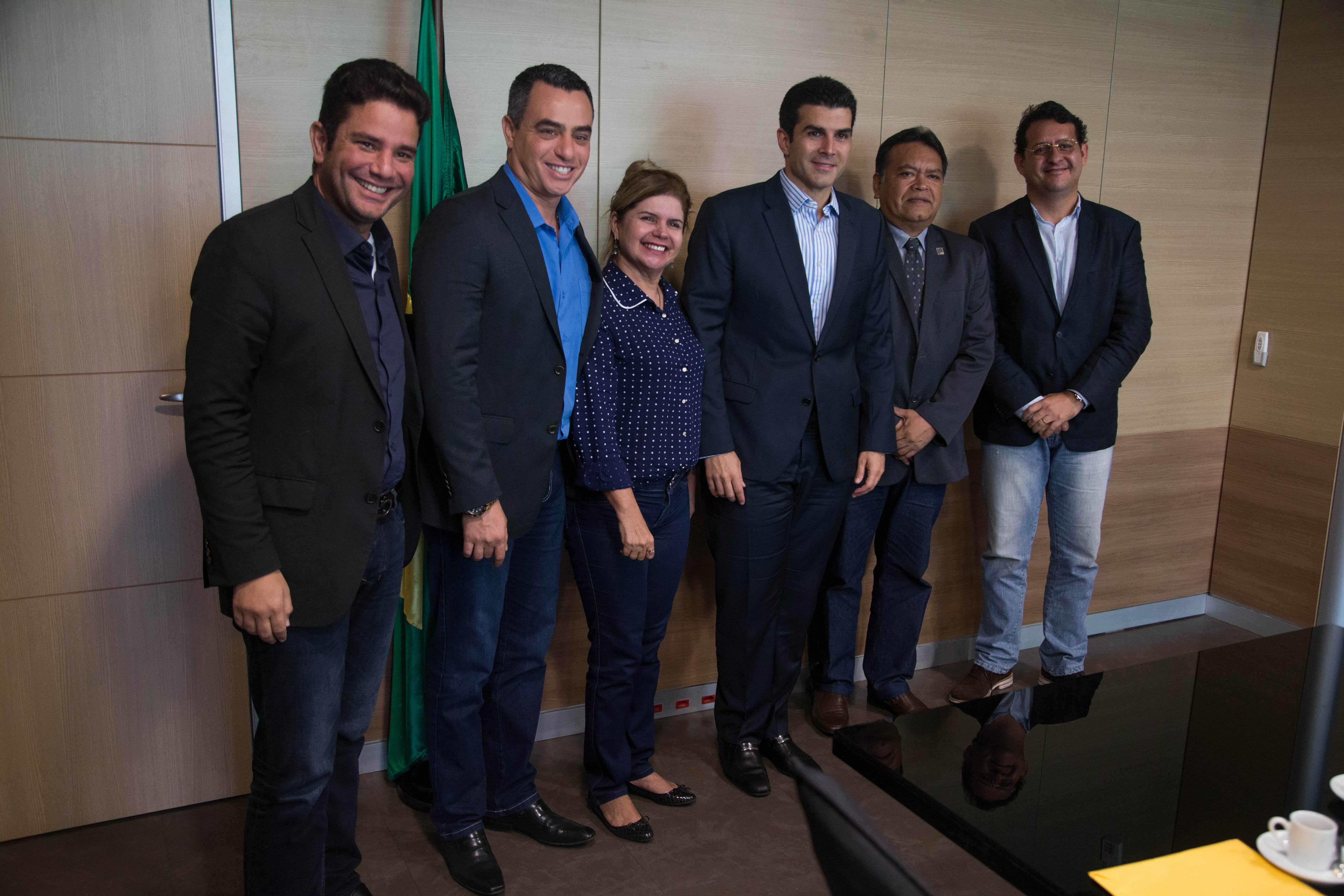 Cameli e prefeitos do Acre discutem com ministro projeto para fortalecer cadeias produtivas locais