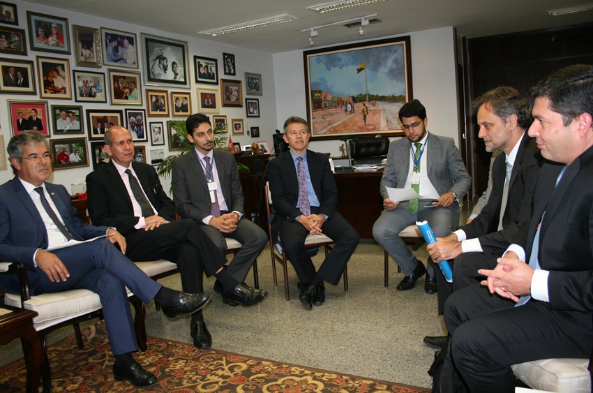 Jorge Viana anuncia investimento de R$12 milhões da Vivo para ampliar serviços no Acre