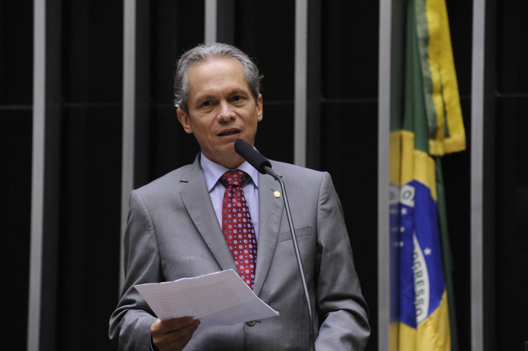 Angelim lamenta caos em Brasília e defende eleições diretas: : “Um dia triste para democracia”