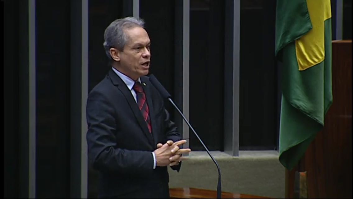 Angelim denuncia violência contra indígenas no Brasil e enaltece mobilização