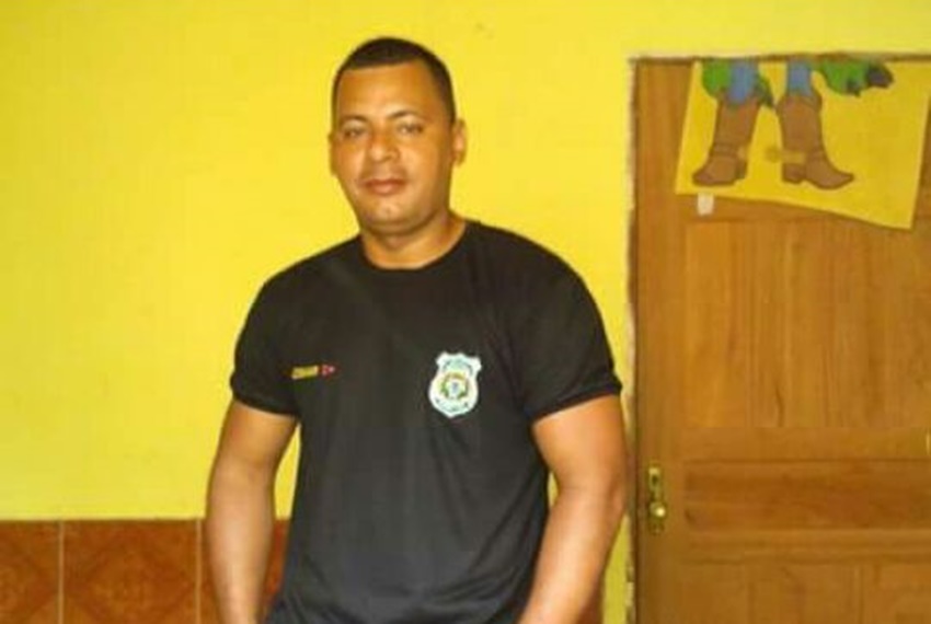 Agente penitenciário é preso em flagrante entregando celular para presos em Sena