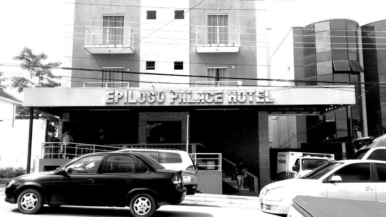 Mulher encontrada morta em hotel teria deixado carta de despedida: “Não aguento mais”
