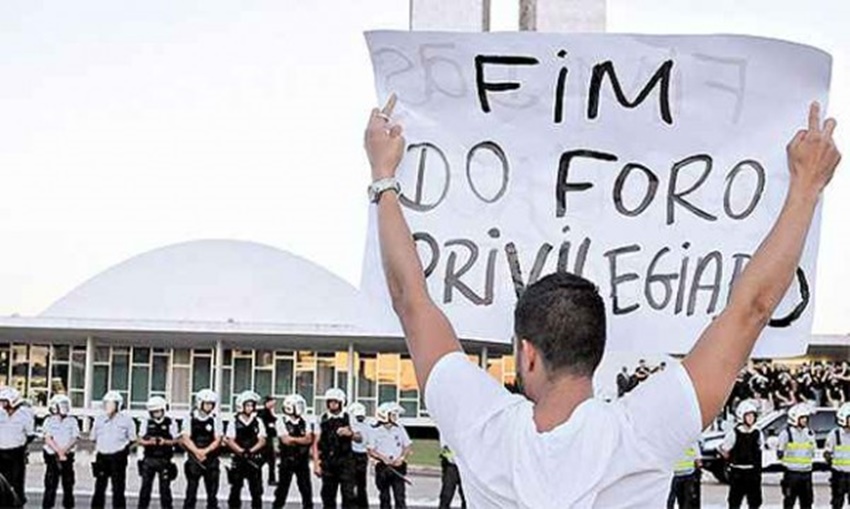 Em votação, Senado aprova o fim do foro privilegiado em segundo turno
