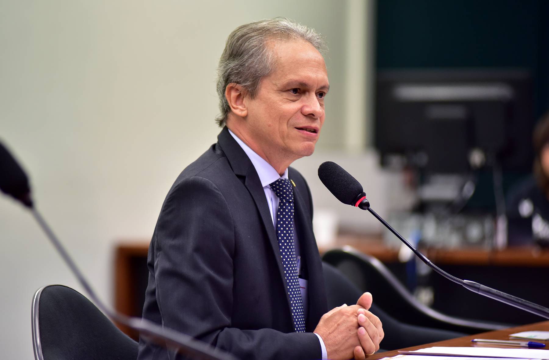 Angelim viabiliza mais recursos para reforma do Mercado Elias Mansour