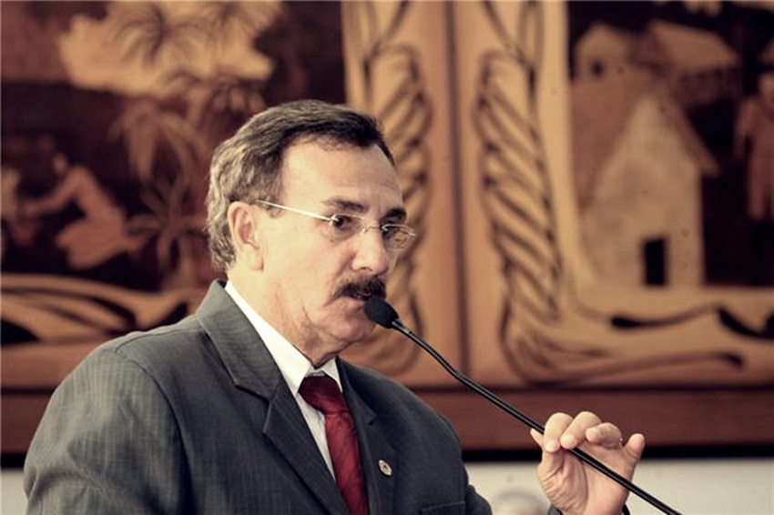 “Um candidato ao Governo e dois ao Senado, do contrário é peia”, dispara ex-deputado sobre oposição