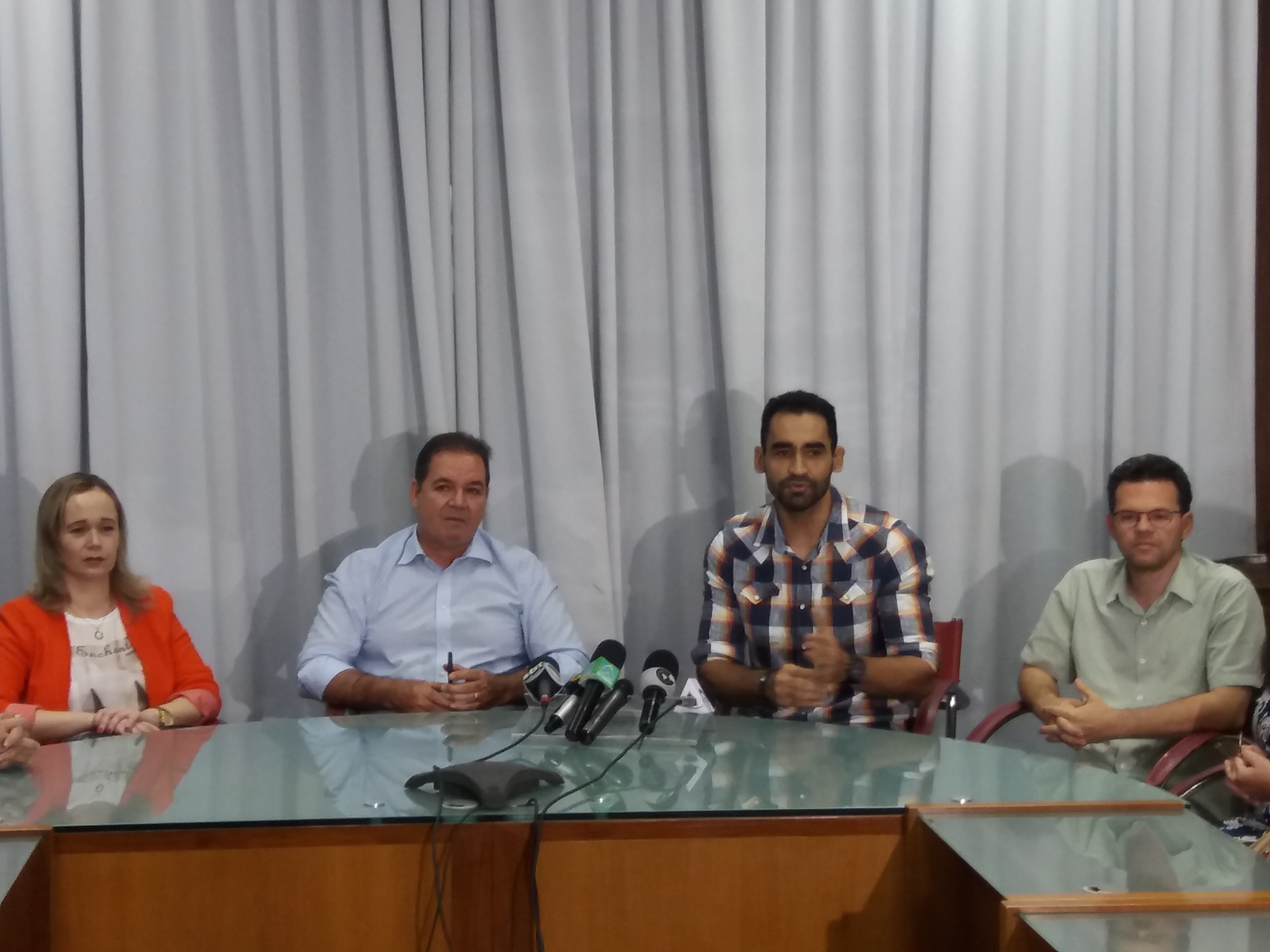 Tião Viana anuncia medidas para zerar filas de cirurgias nos próximos meses