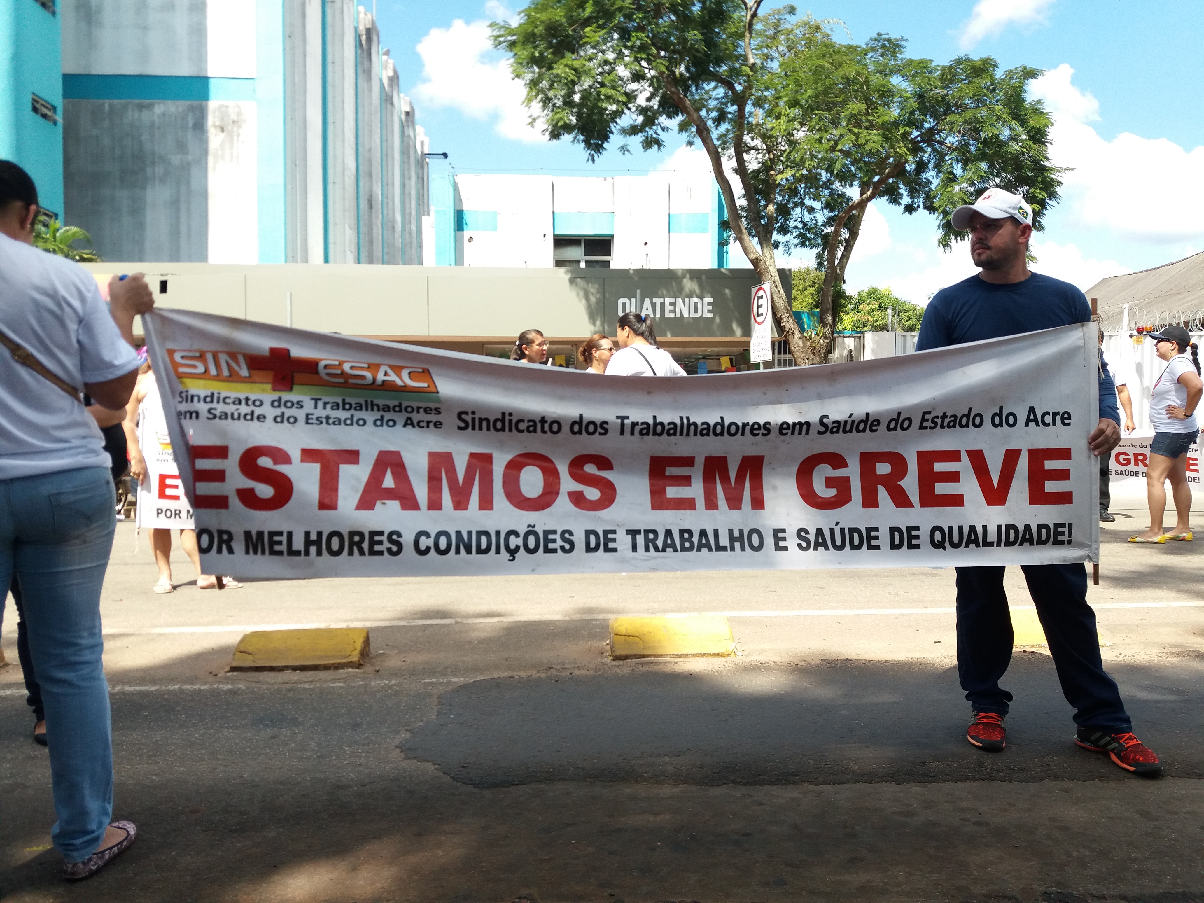 Servidores do Pró-Saúde seguem com segundo dia de protesto na Capital