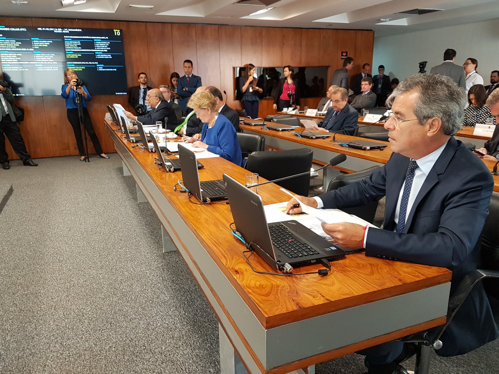 Jorge Viana critica saída dos EUA do acordo de Paris: “É algo gravíssimo”