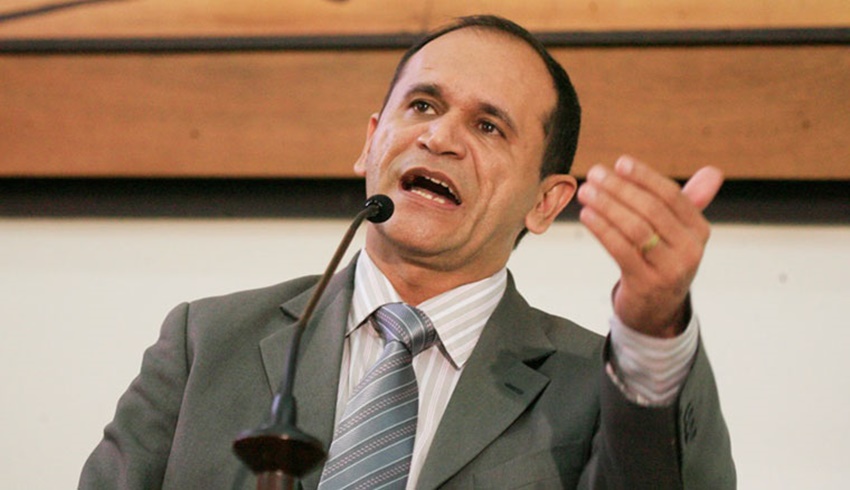 Moisés Diniz propõe que Capixaba e Plácido de Castro tenham status de “cidades-gêmeas”