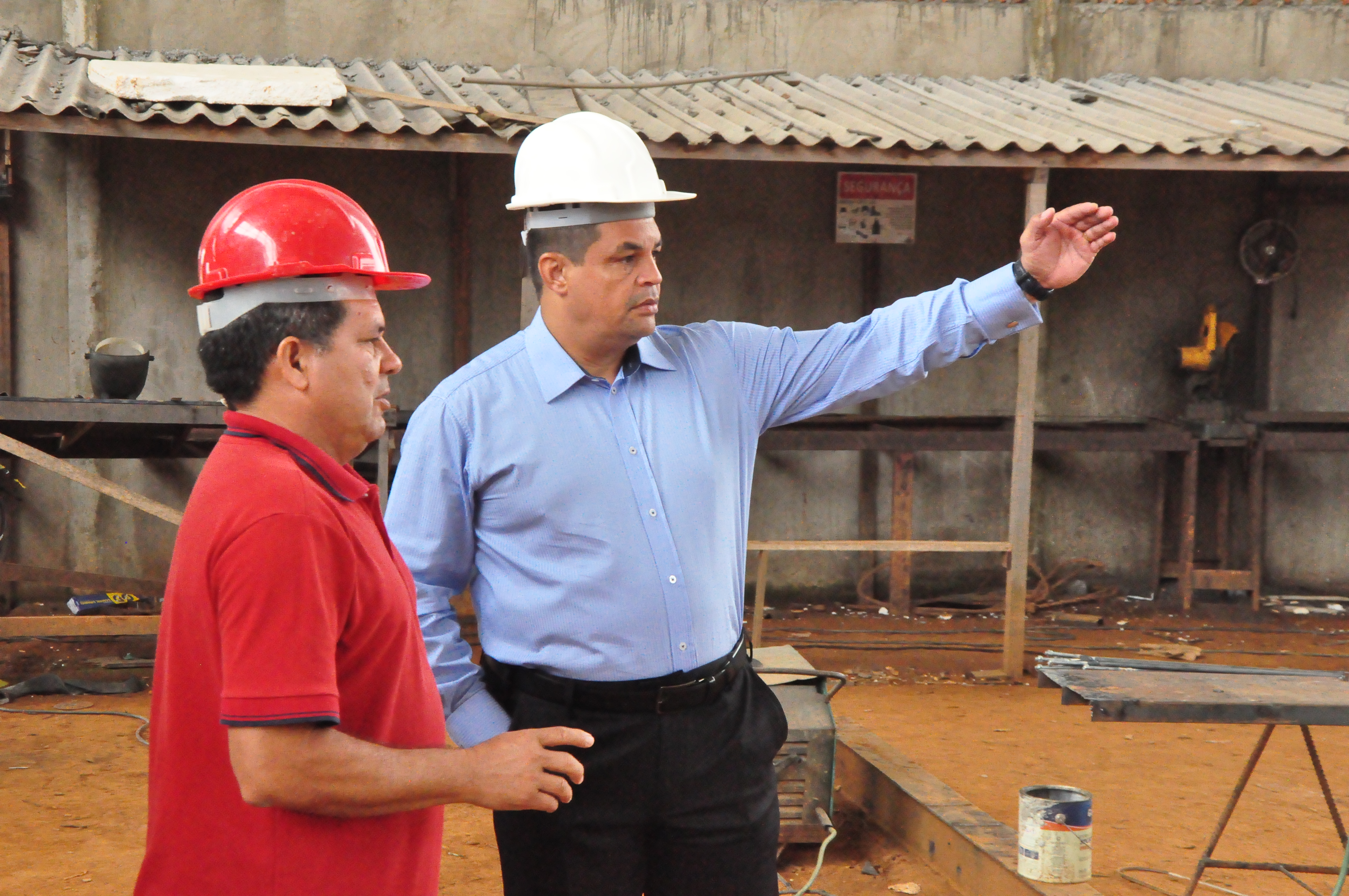 Vereador Manuel Marcos visita obras do Centro de Iniciação ao Esporte