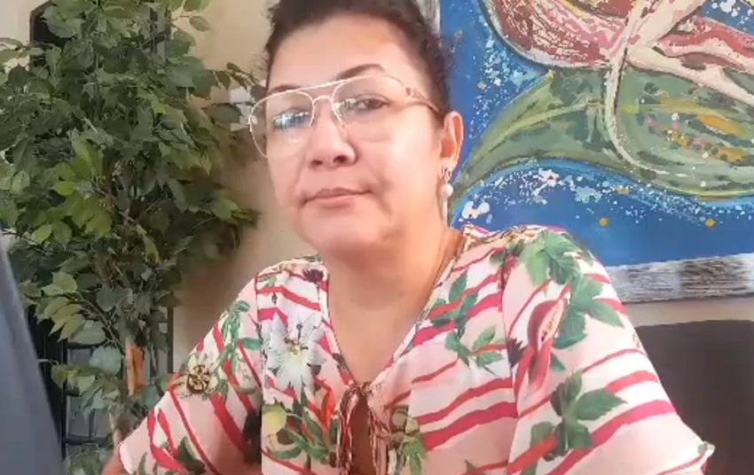 Eliane Sinhasique é afastada de seu programa na rádio e diz: “Medo da verdade”