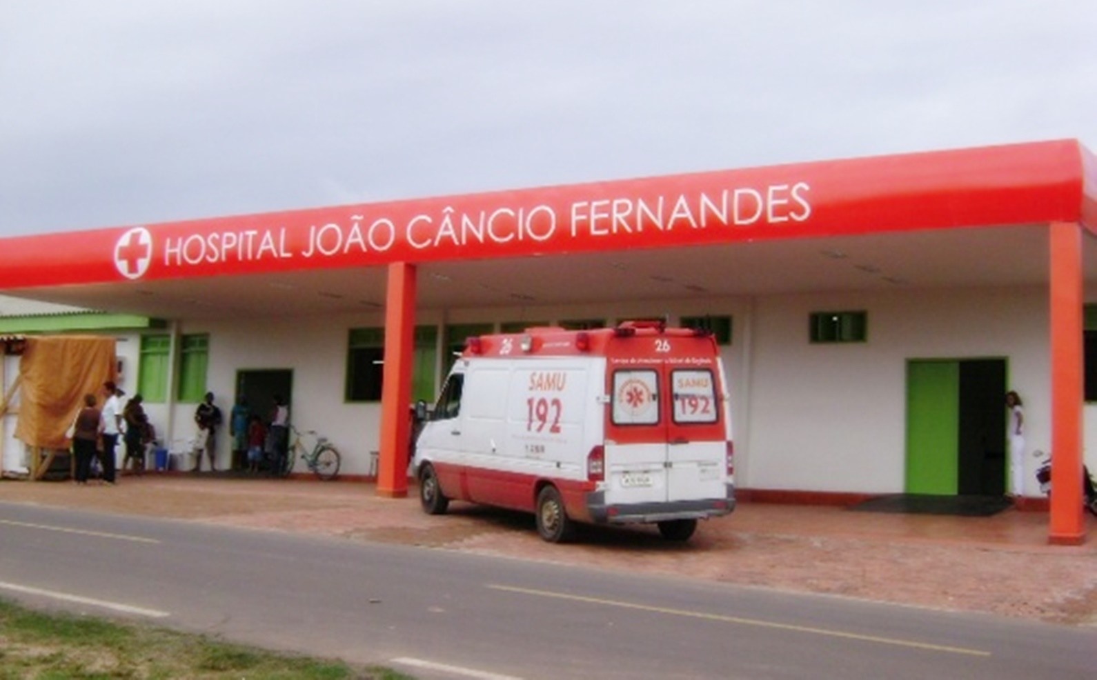Mulher é furada de faca na praça de Sena Madureira; ela estava com uma criança nos braços