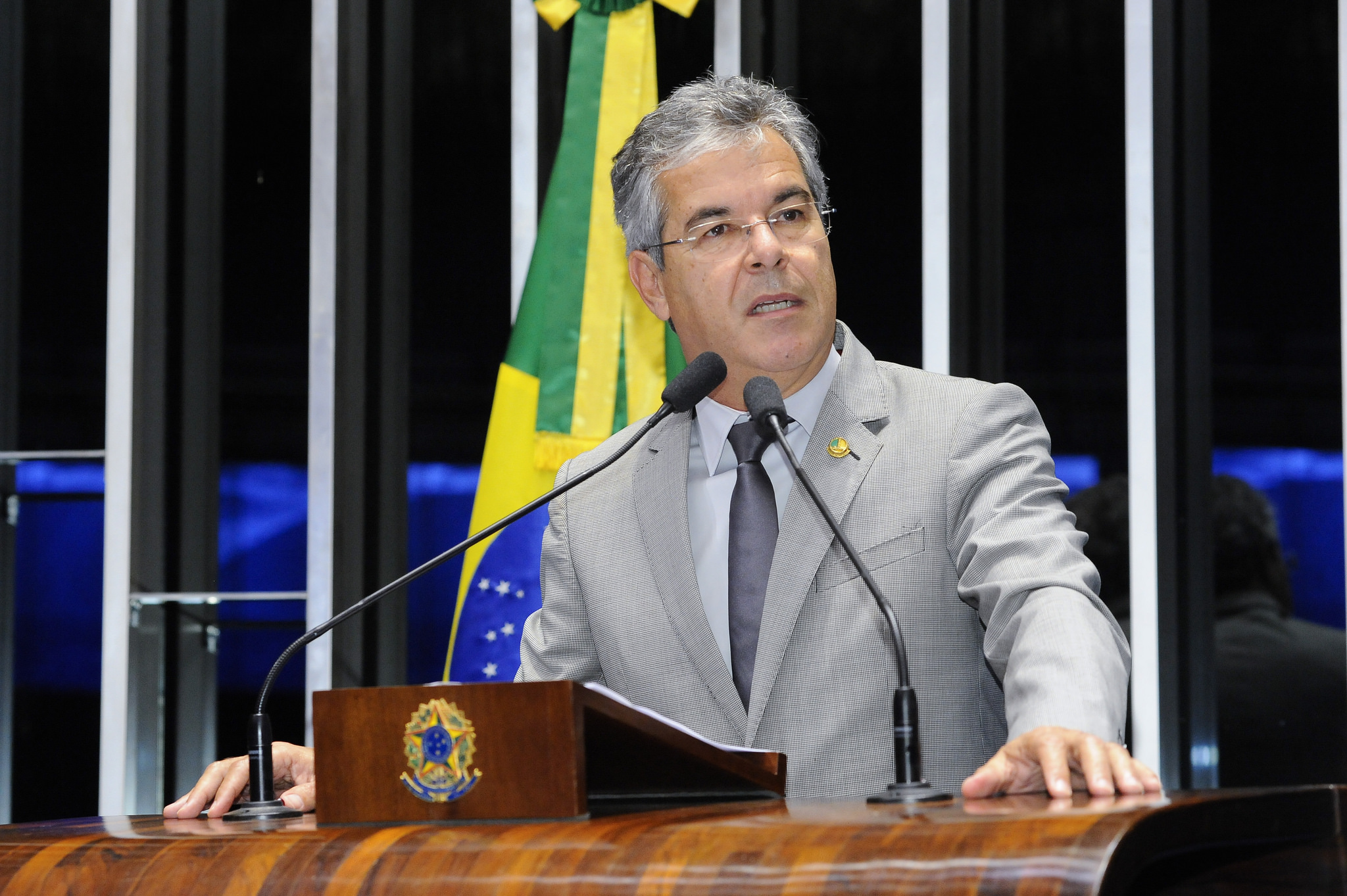 Senador Jorge Viana denuncia preço das passagens aéreas para o Acre