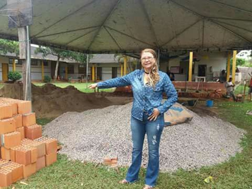 Vereadora Lene Petecão fiscaliza obras na escola Raimundo Hermínio de Melo