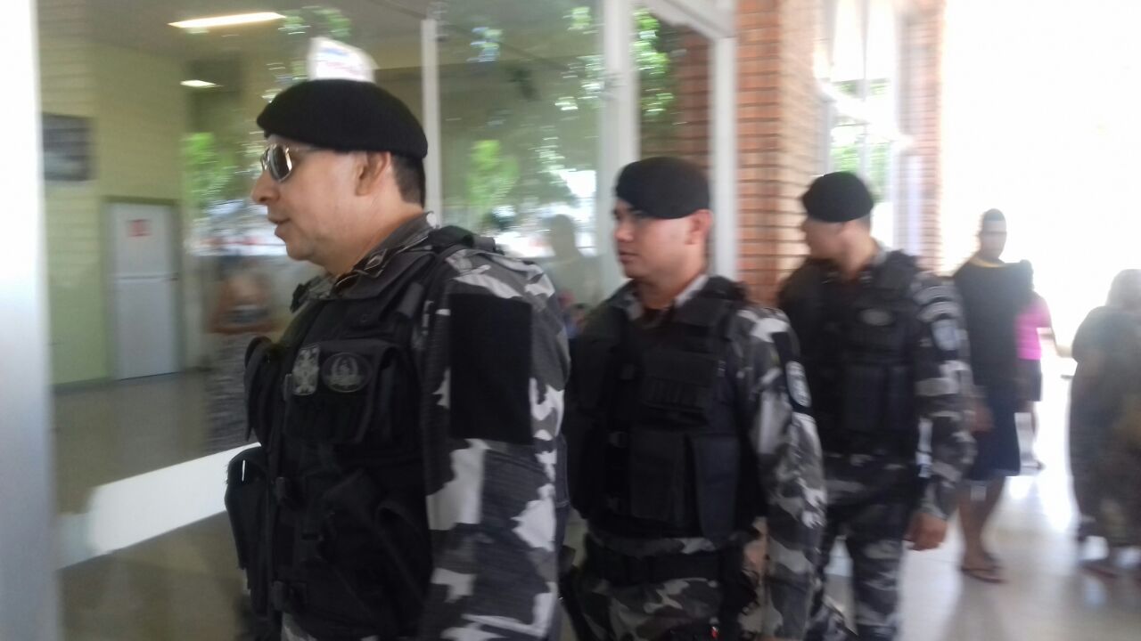 Homem armado invade o Pronto Socorro e atira à queima-roupa contra vigilante