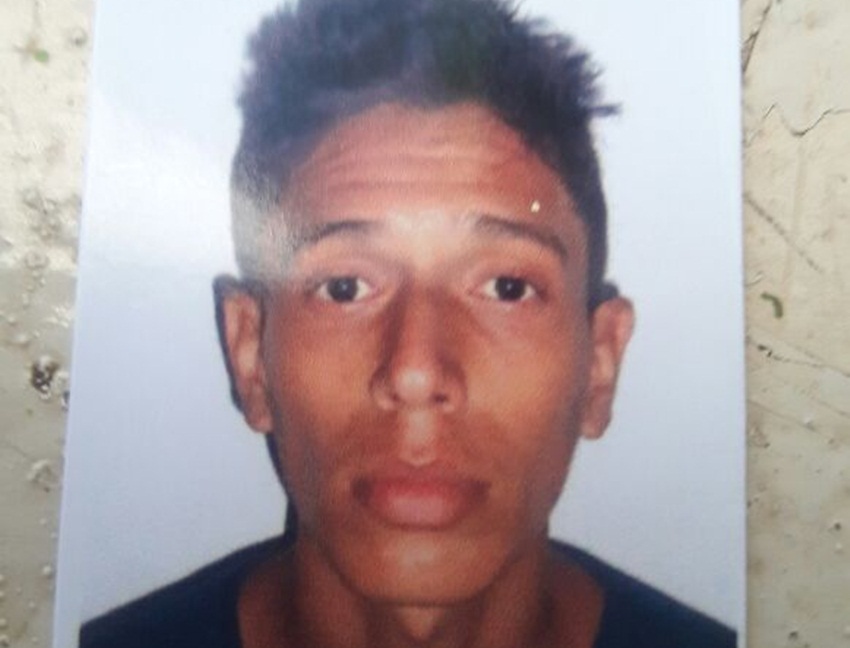 Família pede ajuda para encontrar jovem que sumiu após dizer que visitaria amigo no ‘Morro do Marrosa’