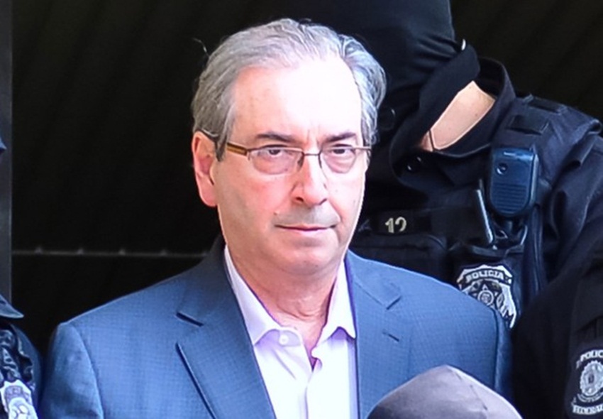 Eduardo Cunha chega à PF de Curitiba para depor em inquérito que investiga Temer