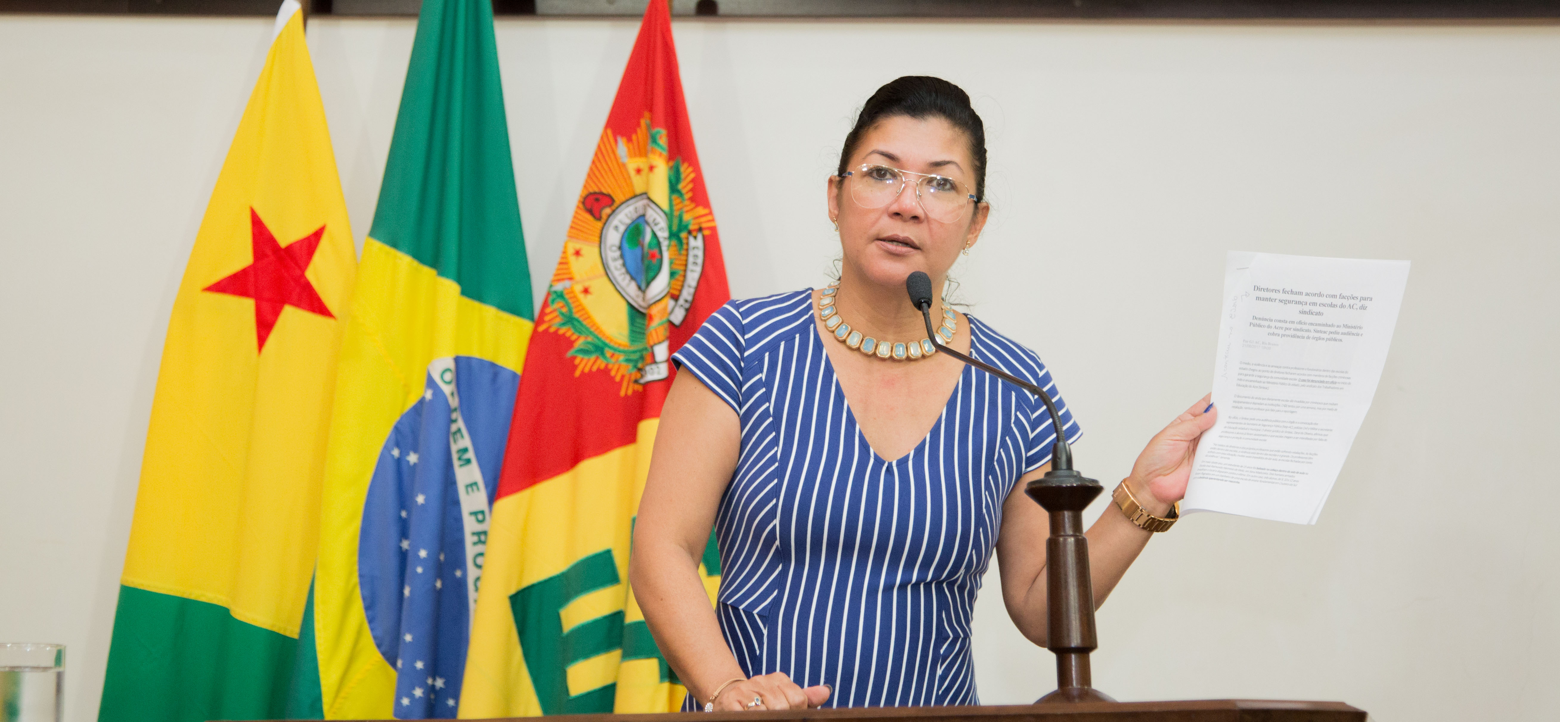 “Escolas negociando com facções criminosas é vexatório para o Estado”, diz Sinhasique