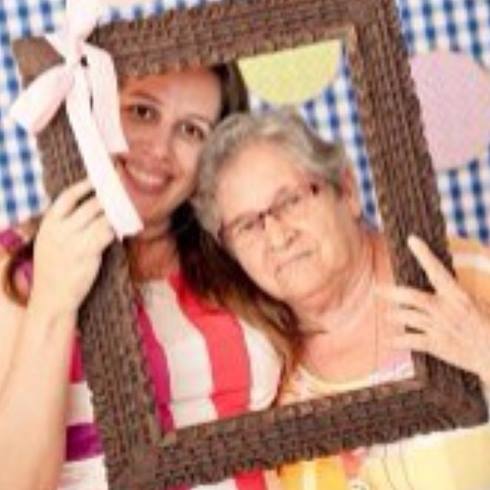Declaração de amor de sobrinha emociona internautas. “Tu és o espelho da minha alma”