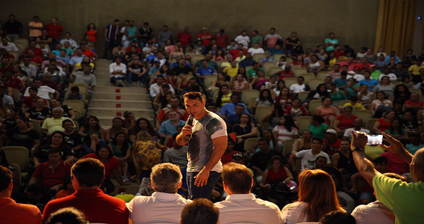 Frente Popular do Acre apresenta pré-candidatos majoritários em Cruzeiro do Sul