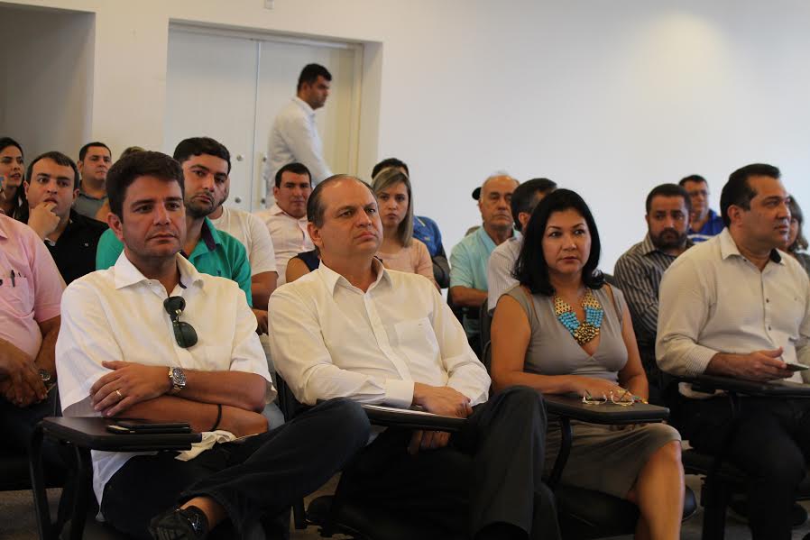 Ministro anuncia R$ 6,5 milhões para saúde do Acre e auditoria em obras inacabadas
