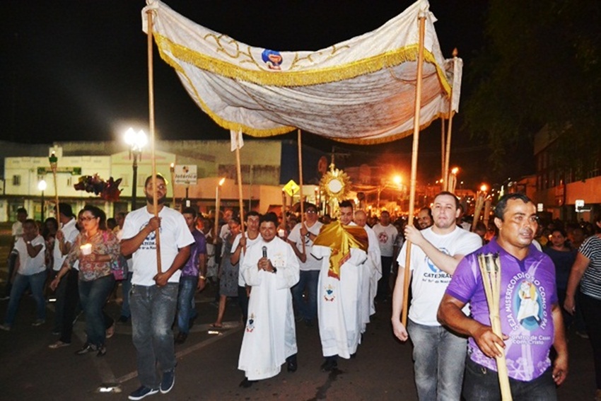Detran alerta motoristas sobre alterações no trânsito durante procissão de Corpus Christi nesta quinta-feira