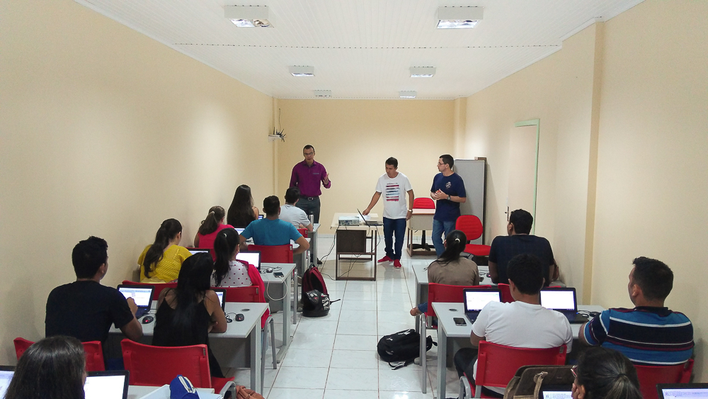 Projeto da Ufac propõe uso de tecnologias no ensino de Matemática às escolas públicas