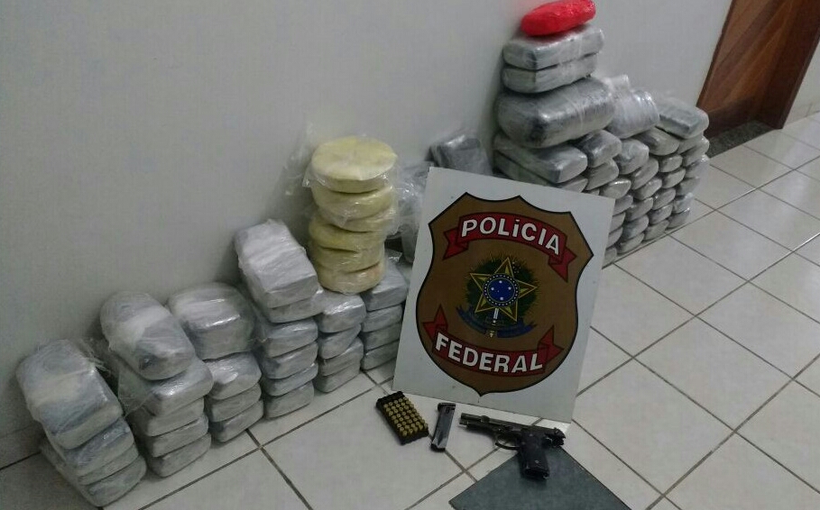 Polícia Federal apreende 96 kg de droga, pistola 9mm e munições em Cruzeiro do Sul