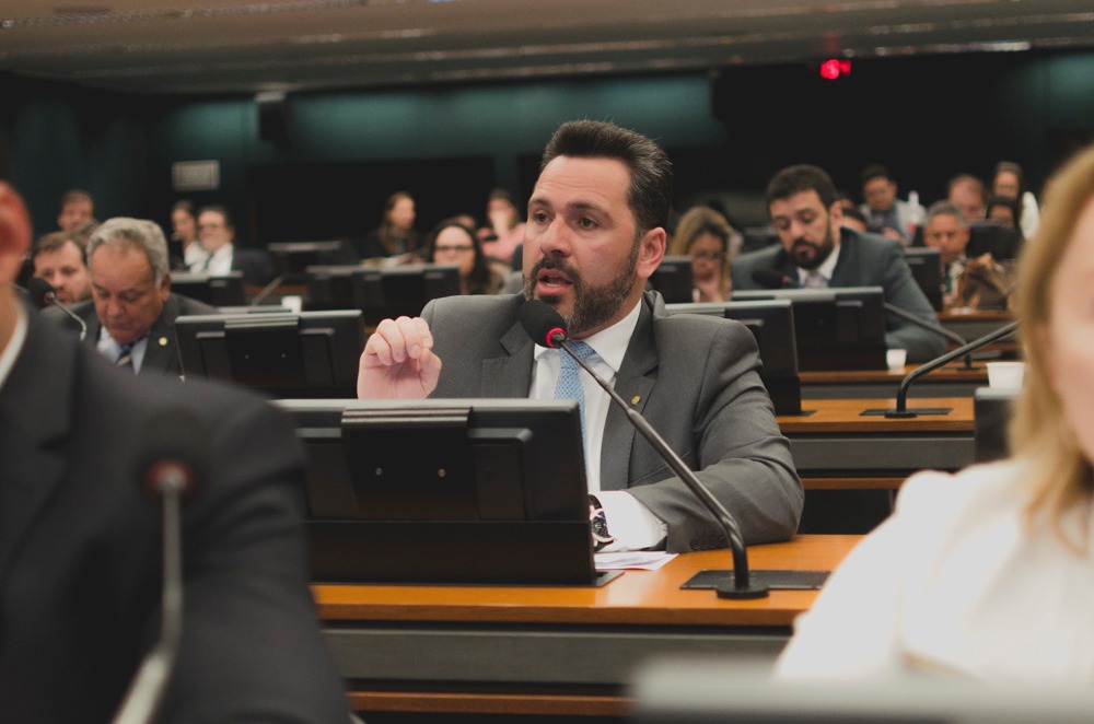 Alan Rick consegue aprovar auditoria da dívida pública vetada no governo Dilma