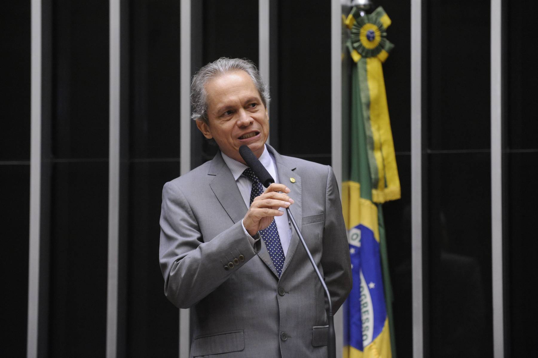 Deputado Raimundo Angelim destaca pioneirismo das políticas ambientais no Acre