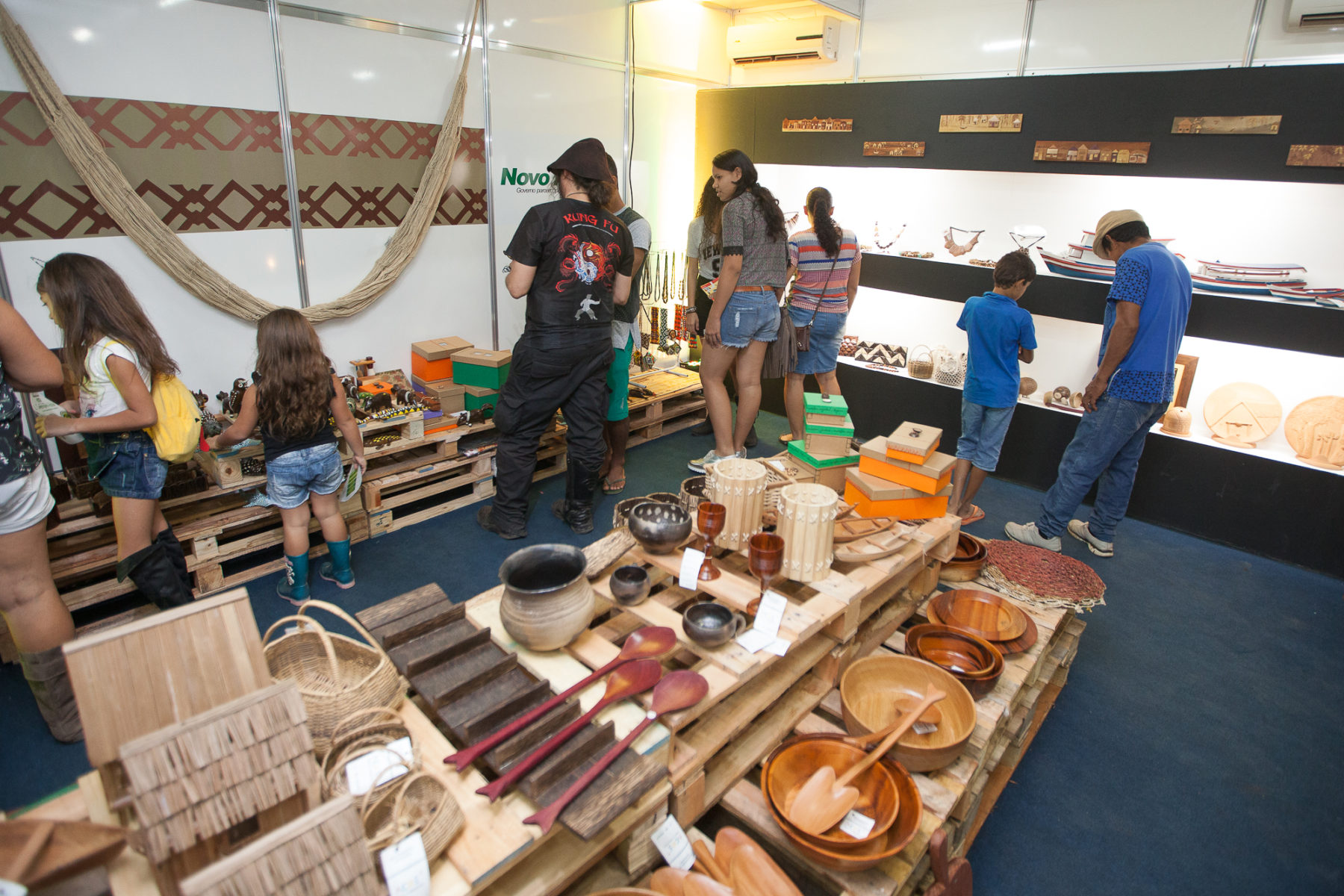 Artesãos dispõem de loja-conceito na Expoacre