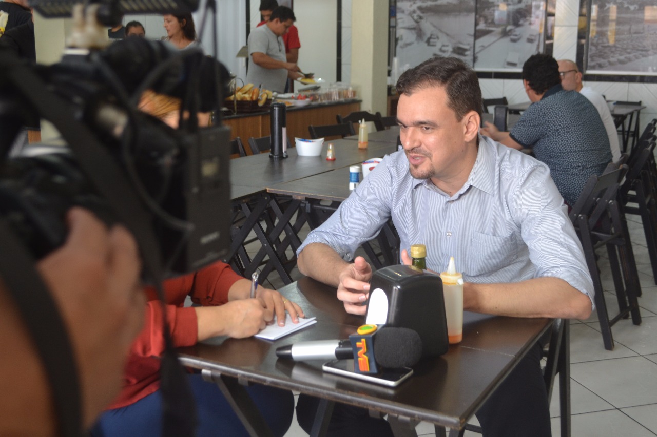 Pré-candidato ao governo, deputado Daniel Zen promove café da manhã para a imprensa