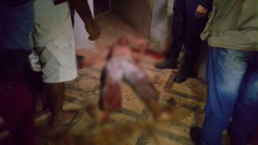 Bandidos armados invadem residência, matam homem e ferem mulher em Sena