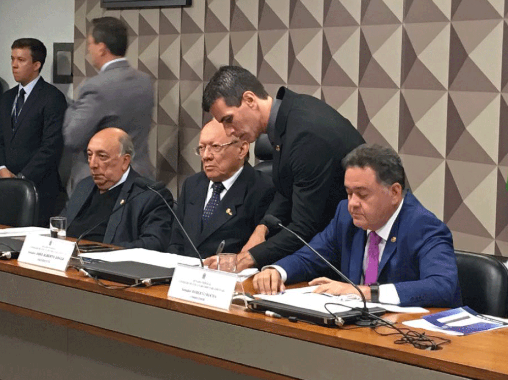 Conselho de Ética mantém arquivamento do pedido de cassação de Aécio