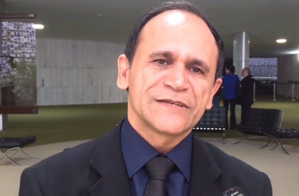 Deputado Moisés Diniz consegue assinaturas para analisar PEC das Bolsas Estudantis