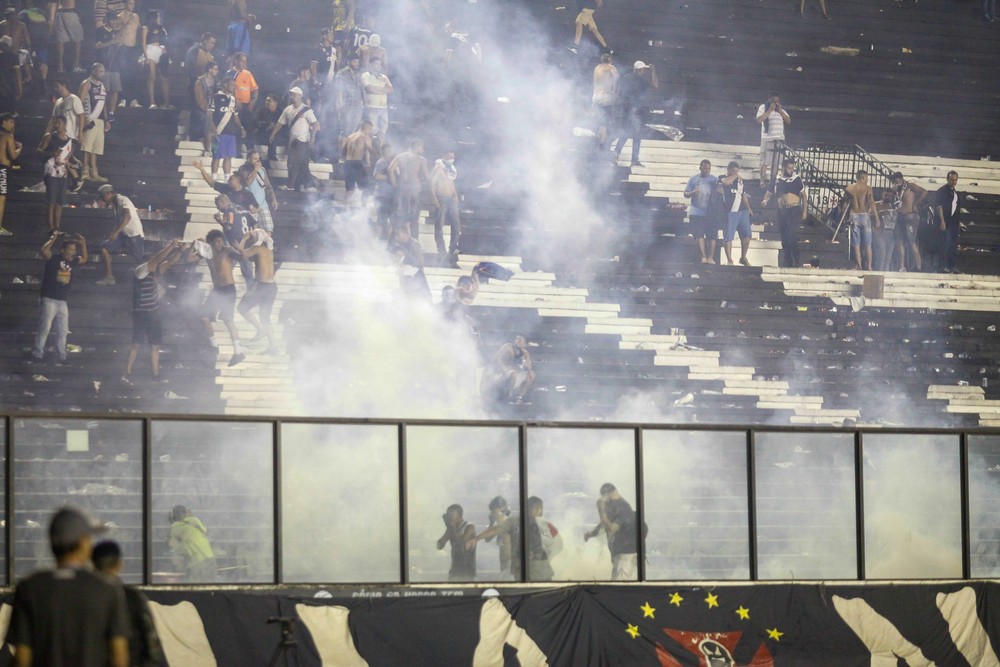 Torcedor do Vasco morre baleado na saída de jogo contra o Flamengo