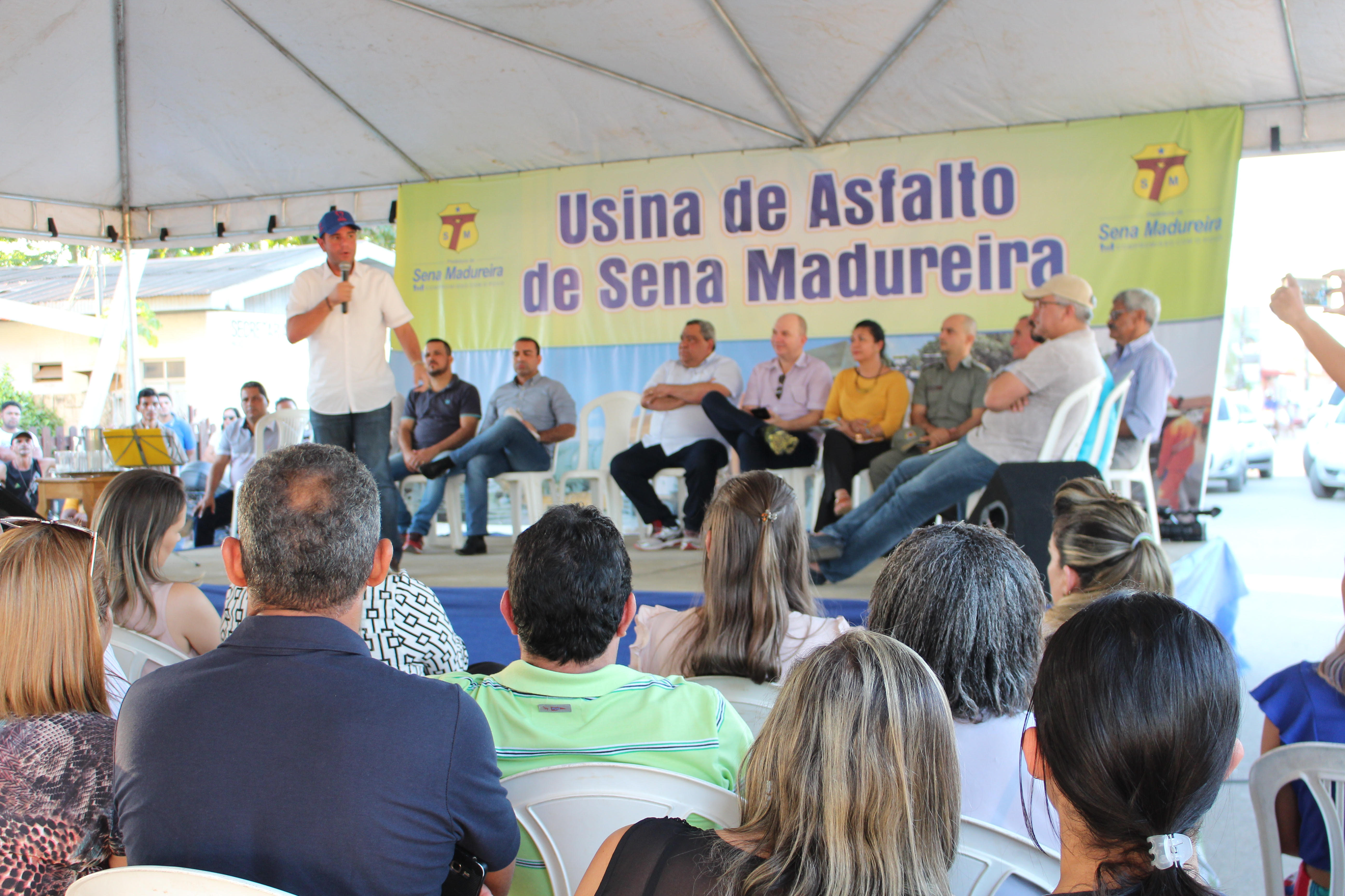 Gladson garante R$ 1 mi em emendas e Sena Madureira recebe Usina de Asfalto
