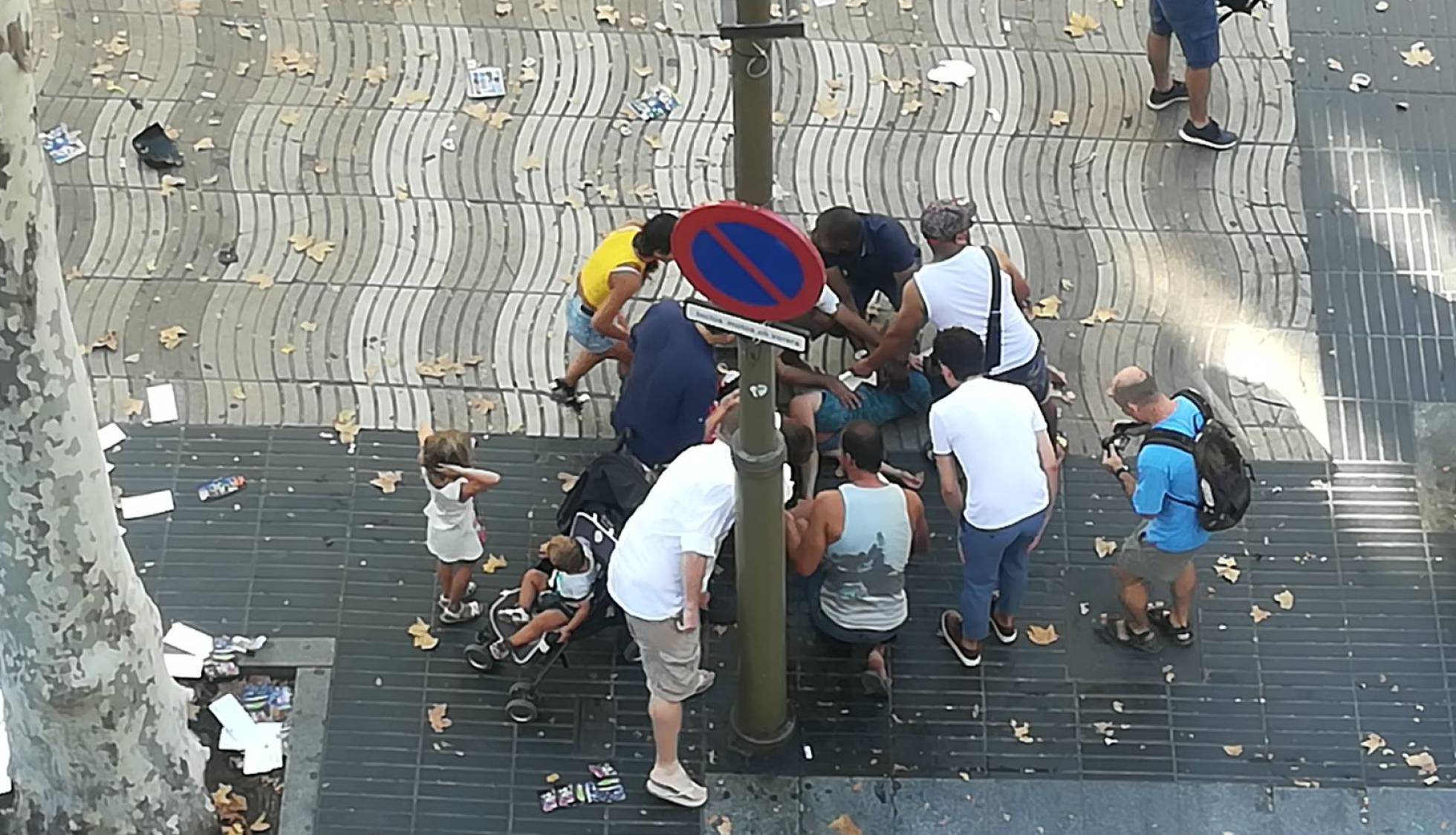 Atentado terrorista em Barcelona deixa feridos e um morto no calçadão La Rambla