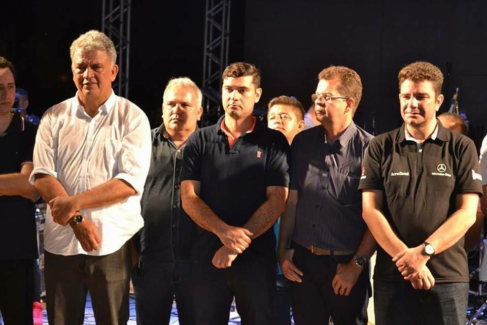 Petecão participa de abertura do Festival do Açaí e garante recurso para estádio em Tarauacá