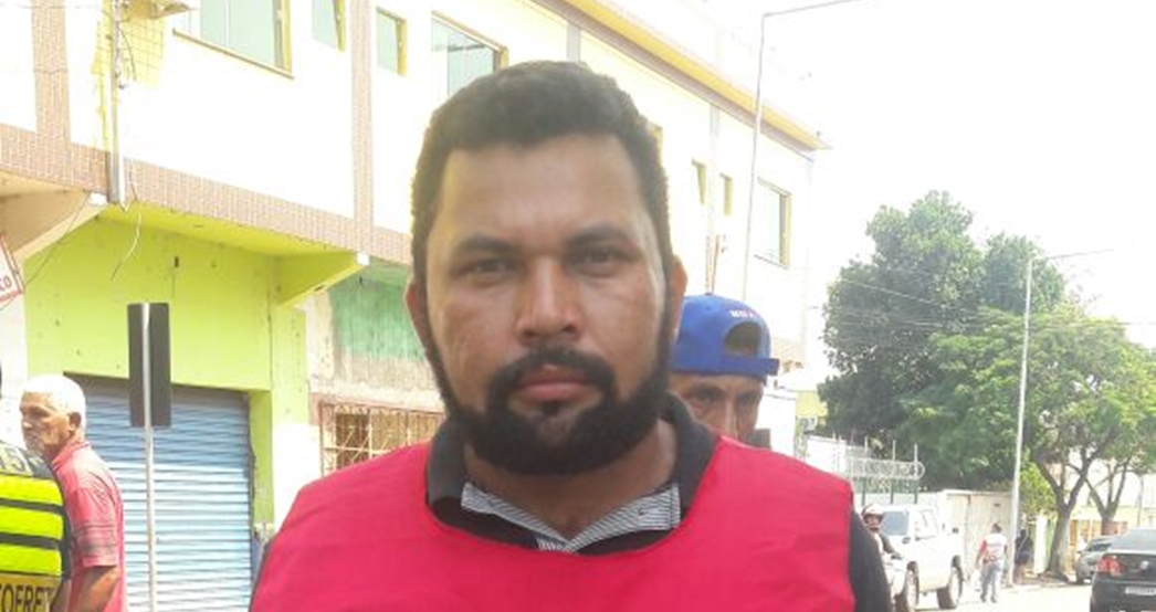 “Prefiro queimar a minha moto a vê-la sendo leiloada”, diz motofretista que destruiu veículo