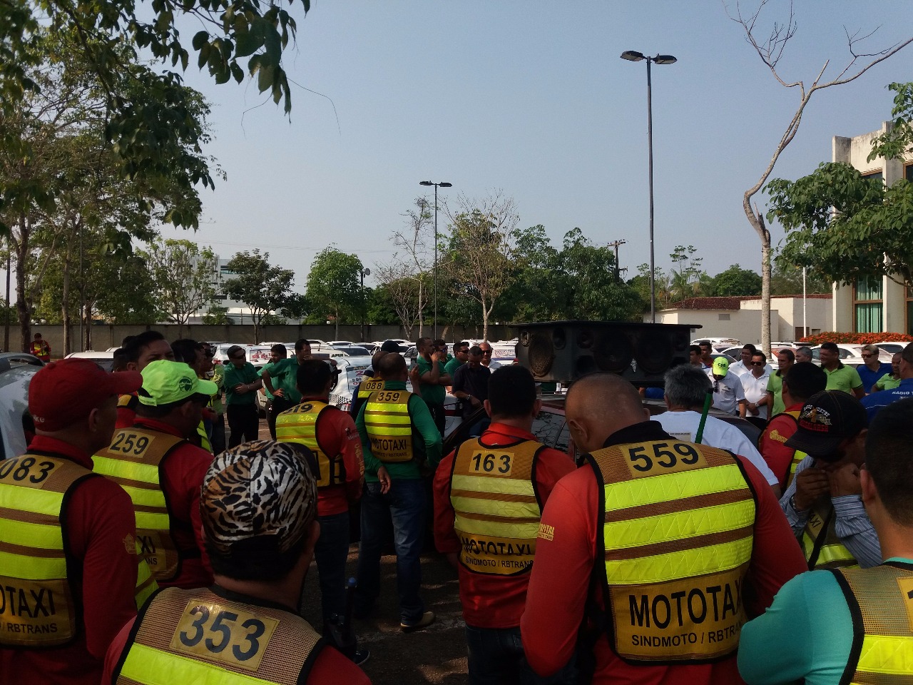 Taxistas e mototaxistas garantem apoio à fiscalização de transportes clandestinos