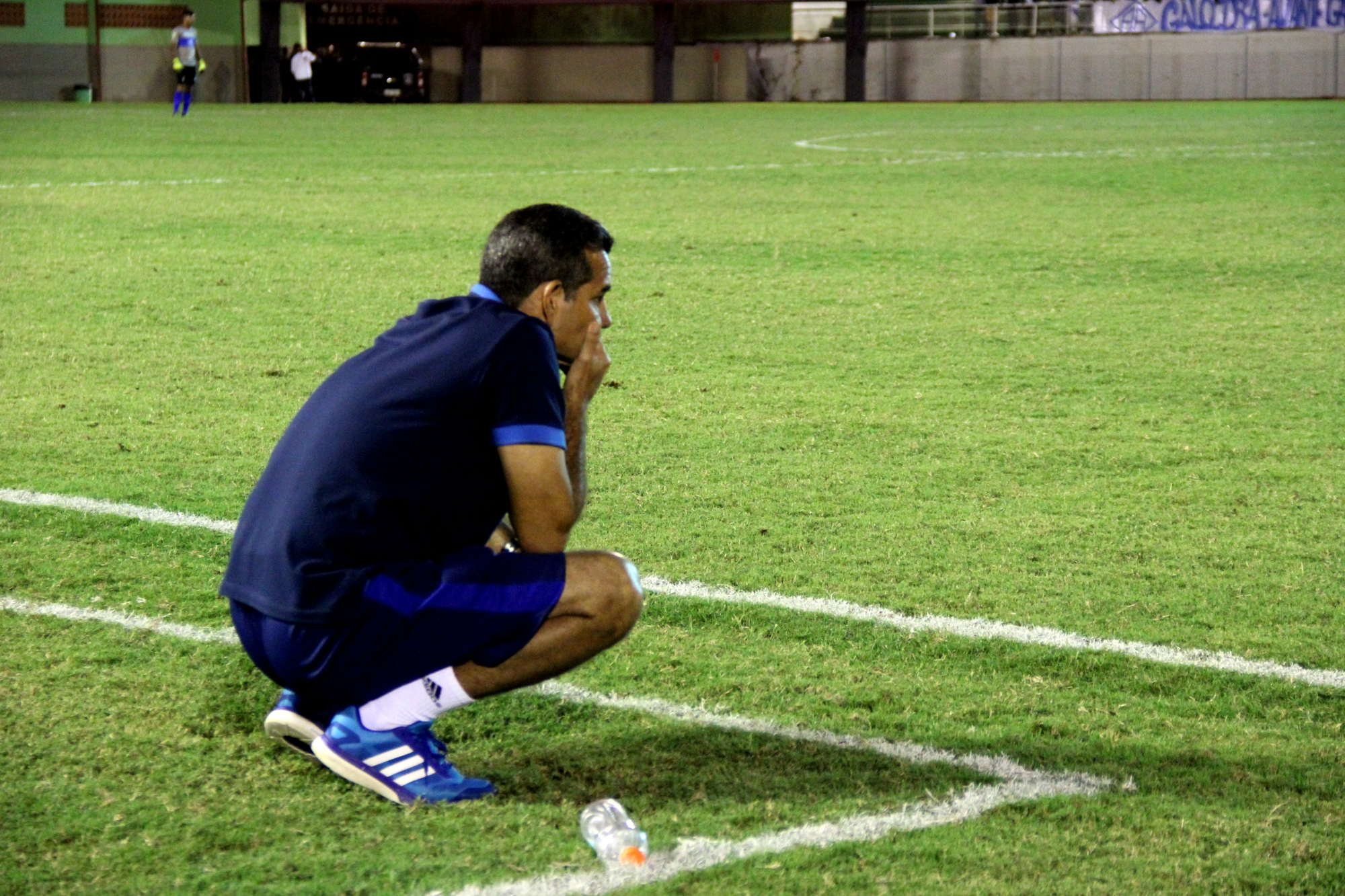 “Aos heróis, a glória. A promessa está cumprida”, diz técnico do Atlético-AC após acesso